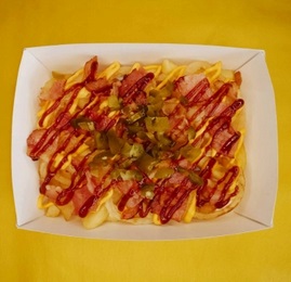 Фри с беконом и халапеньо