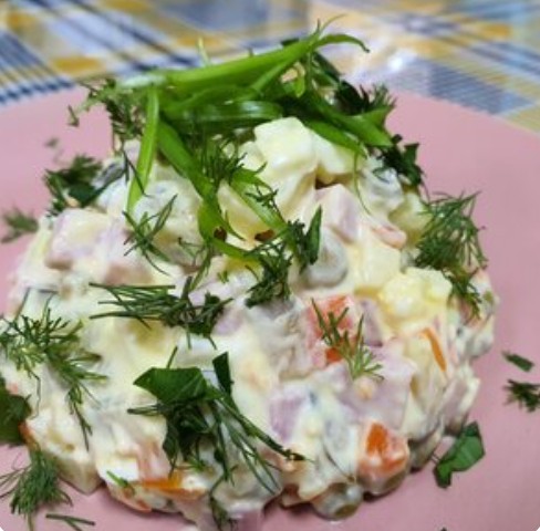Оливье с ветчиной