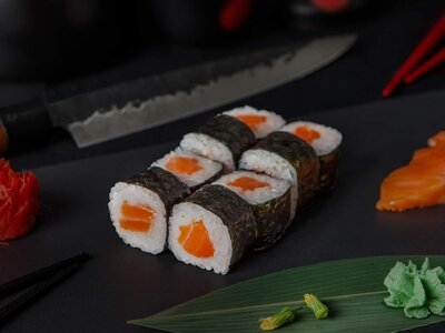 Маки с лососем Саке-чиз