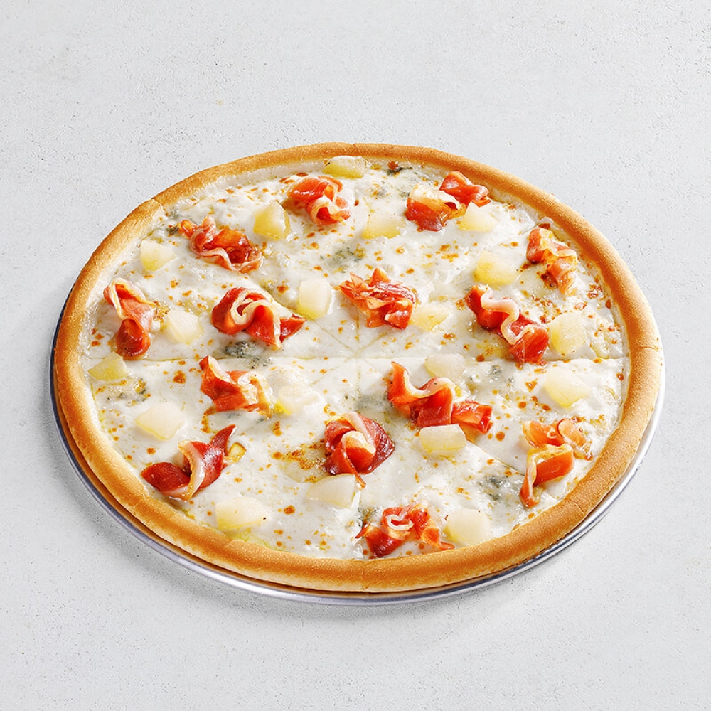 Утка с медовой грушей на соусе пармеджано