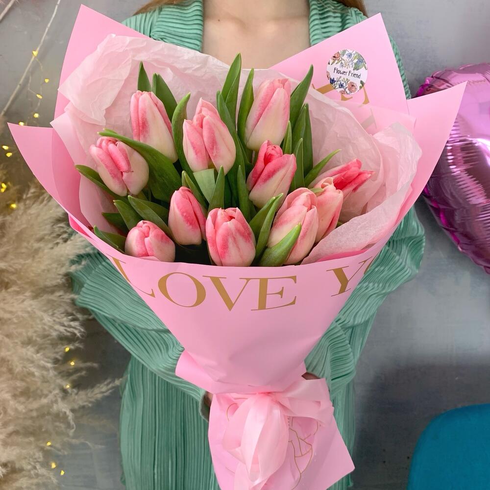 11 розовых тюльпанов
