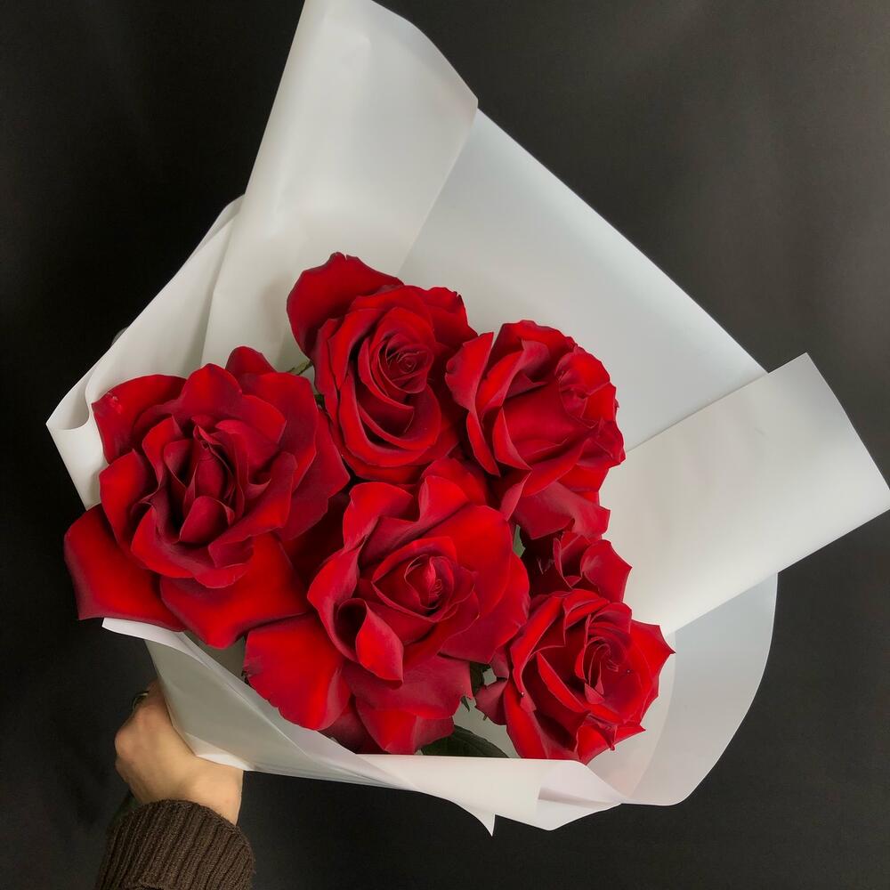 Розы красные 5 штук 