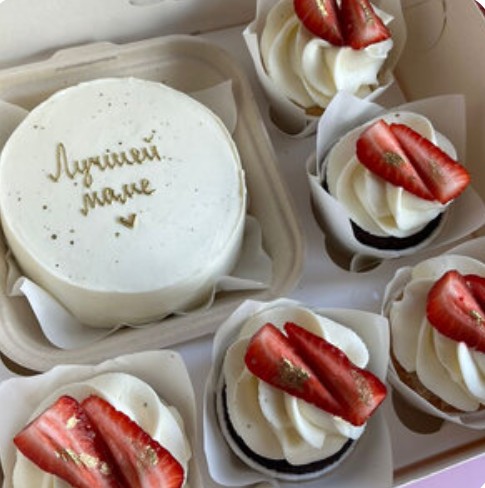 Набор Бенто-торт и капкейки маме