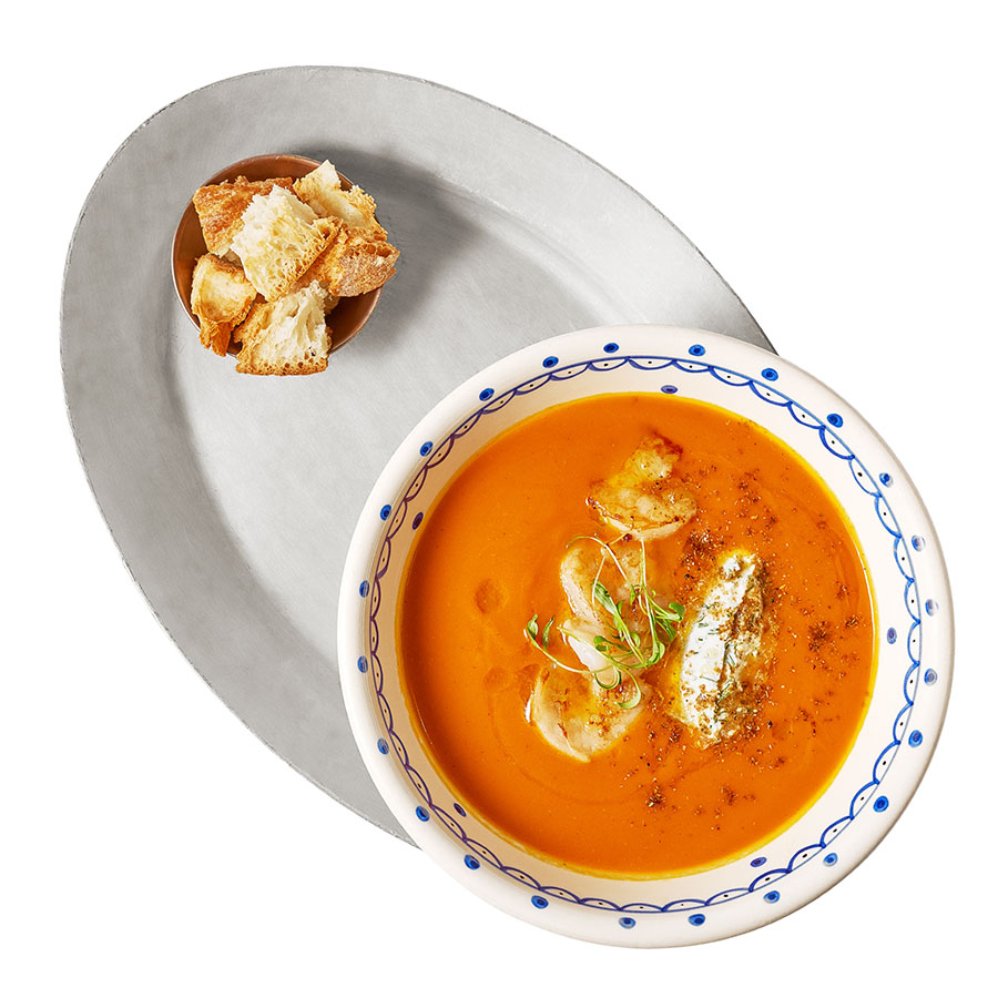 Тыквенный суп с креветками и кремом из феты