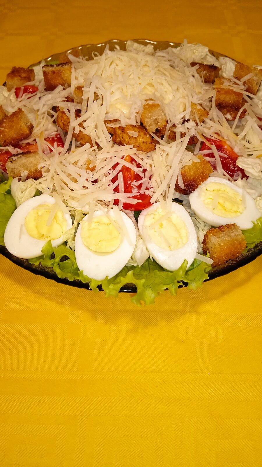 Салат Цезарь с курицей