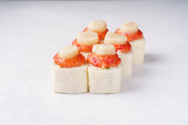 Запеченный ролл с гребешком