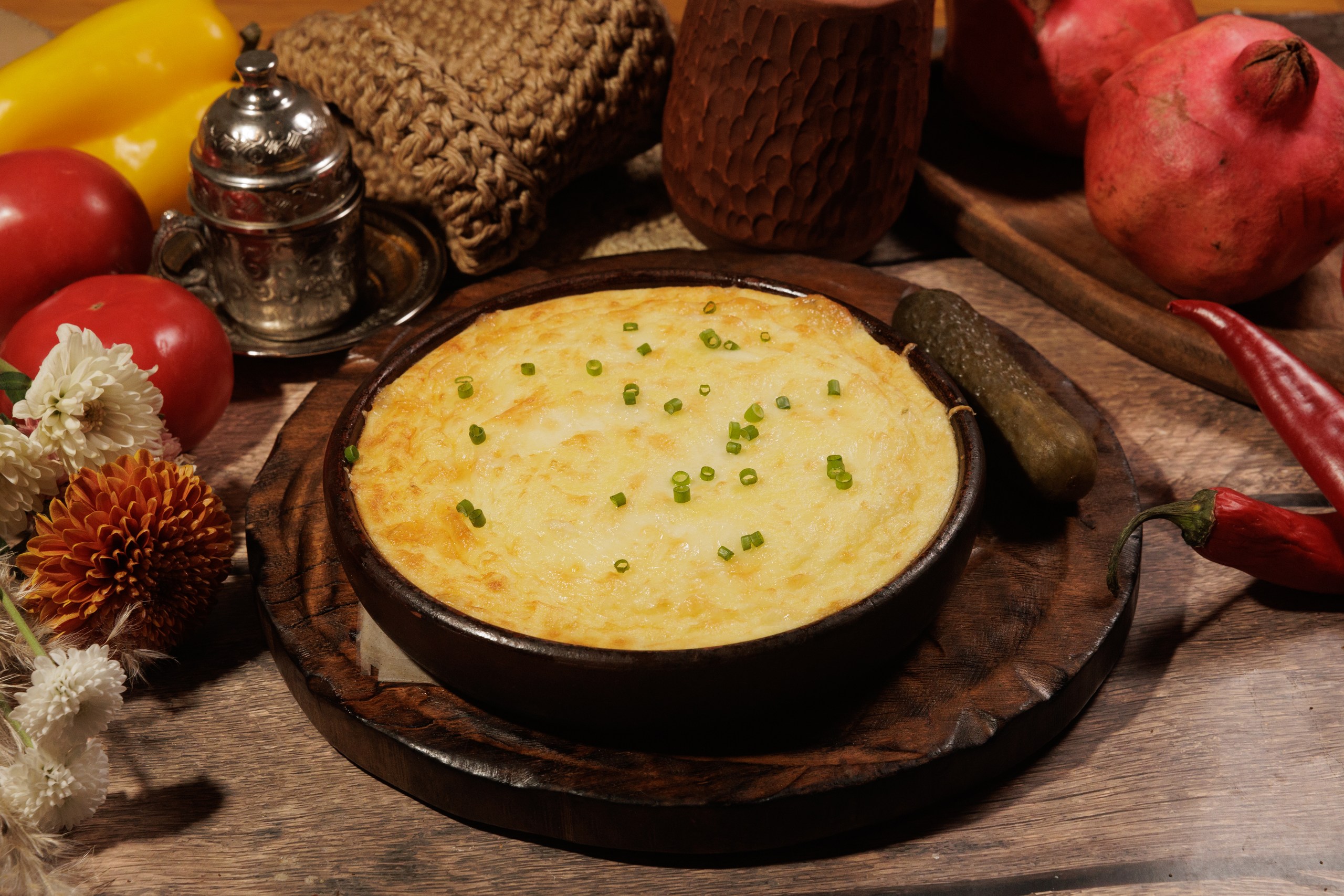 Мусака с телятиной, печеными овощами и сулугуни из Грузии