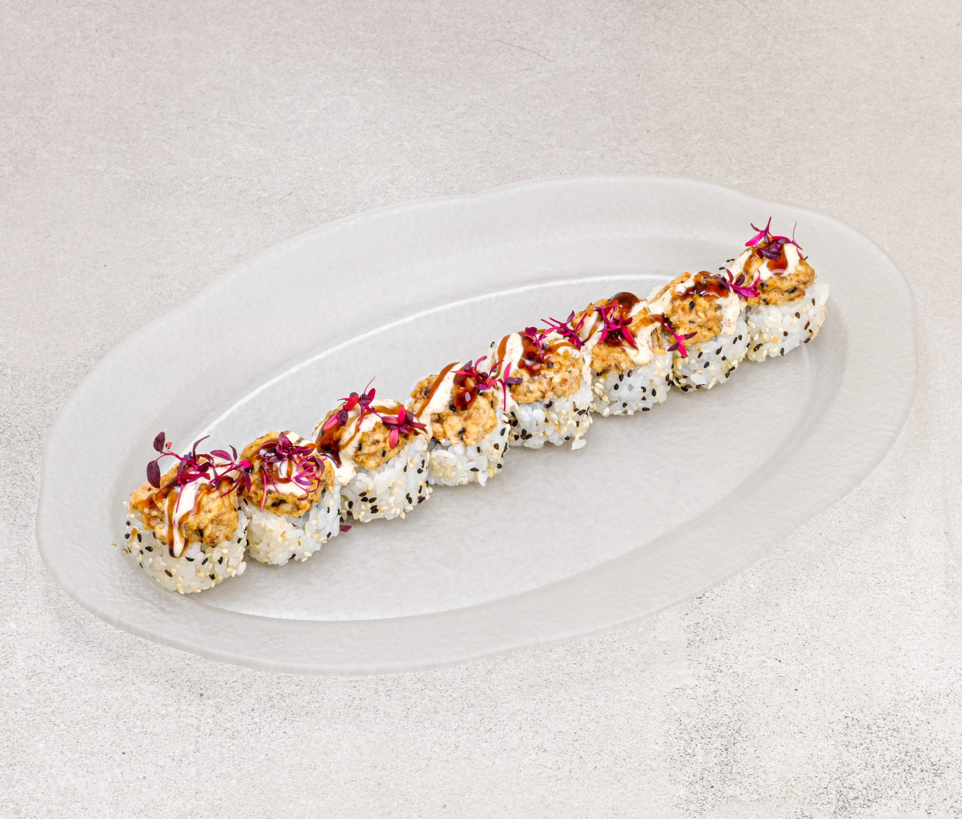 Запеченный ролл с угрем и яблоком