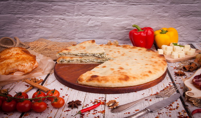 Осетинский пирог с брынзой и зеленью