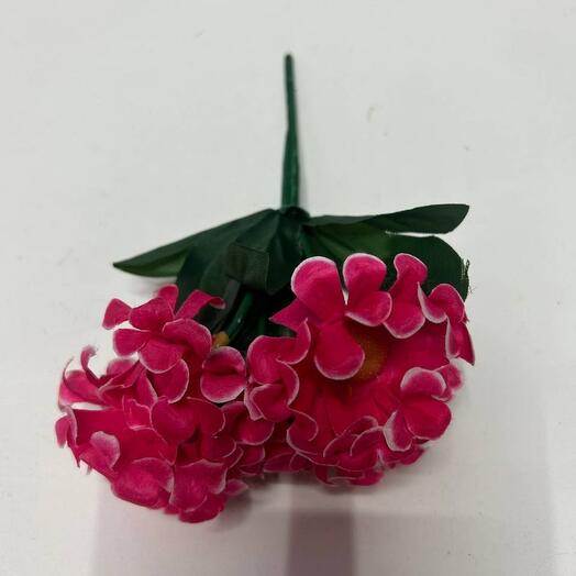 Искусственные ромашки