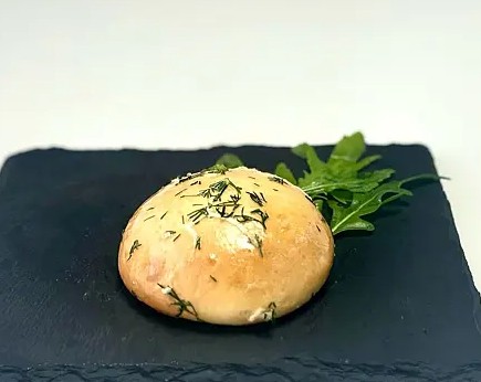 Пампушка с чесноком