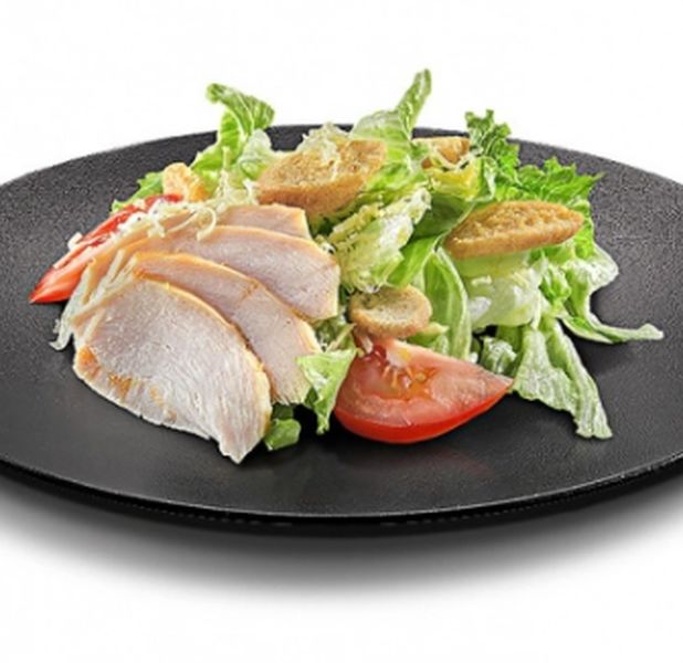 Салат цезарь с курицей