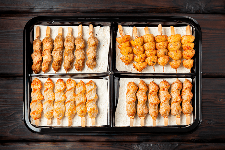 На 2-4 персон ассорти люля-кебаб с бейби картофелем мини