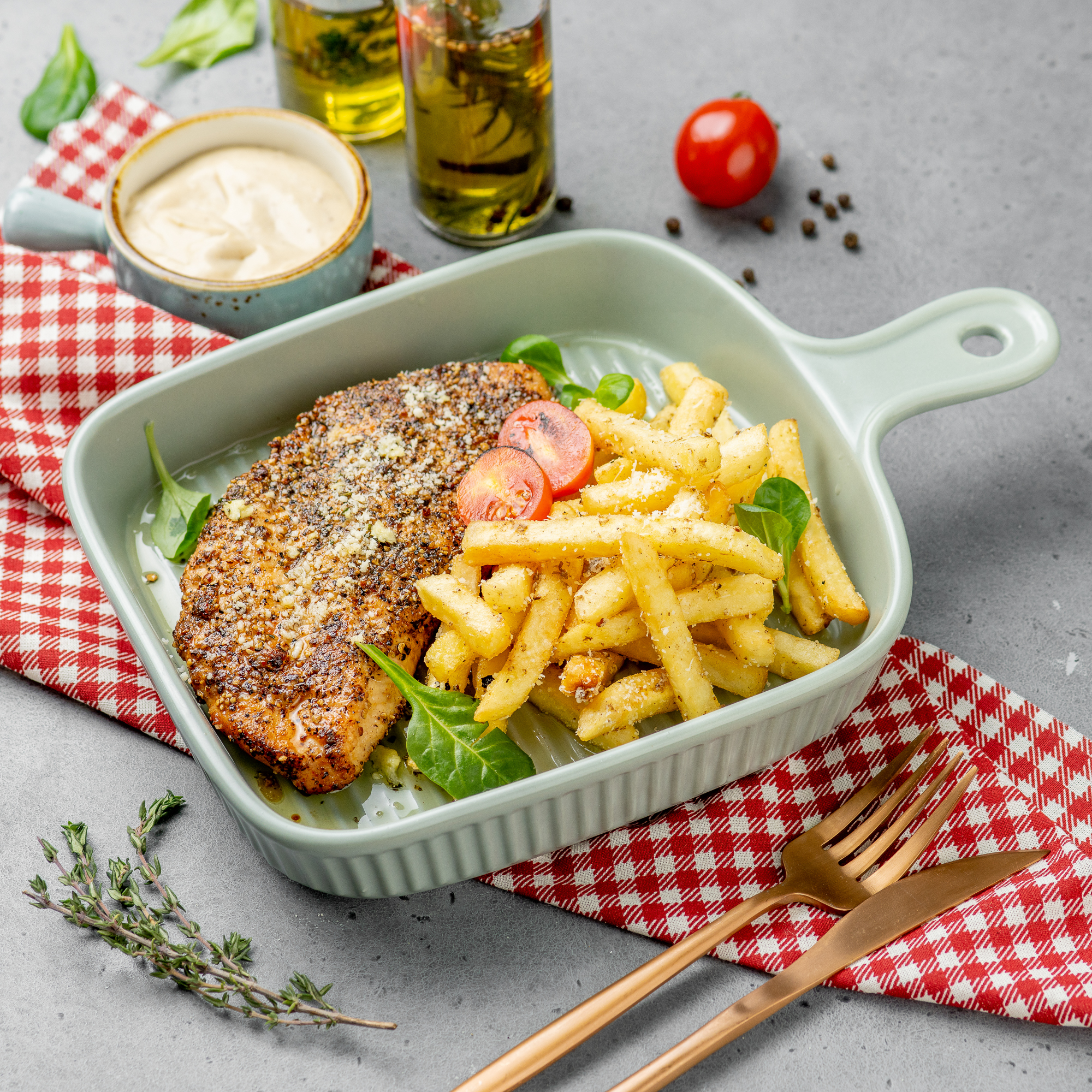Стейк black pepper из индейки с трюфельным фри