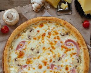 Пицца с Ветчиной и грибами