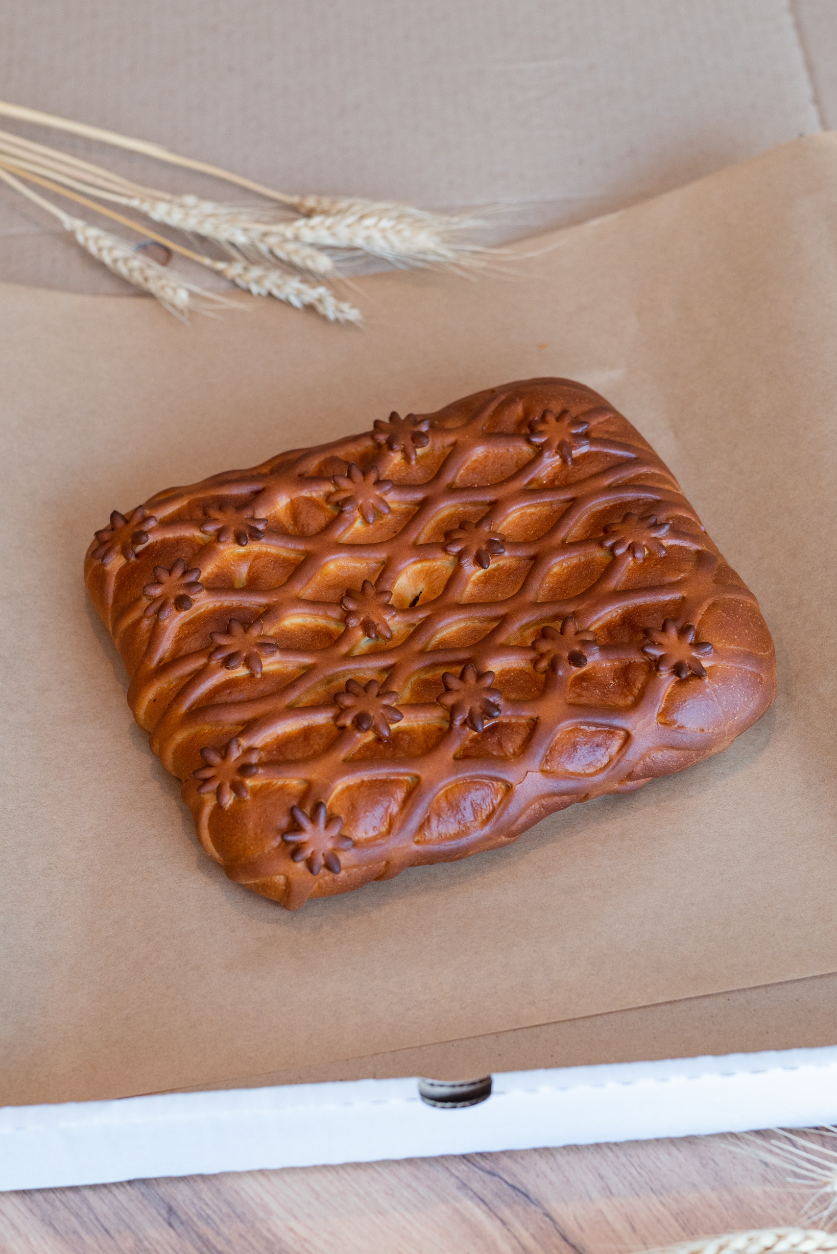 Пирог с вялеными томатами, сырами фета и творожным сыром 300 грамм