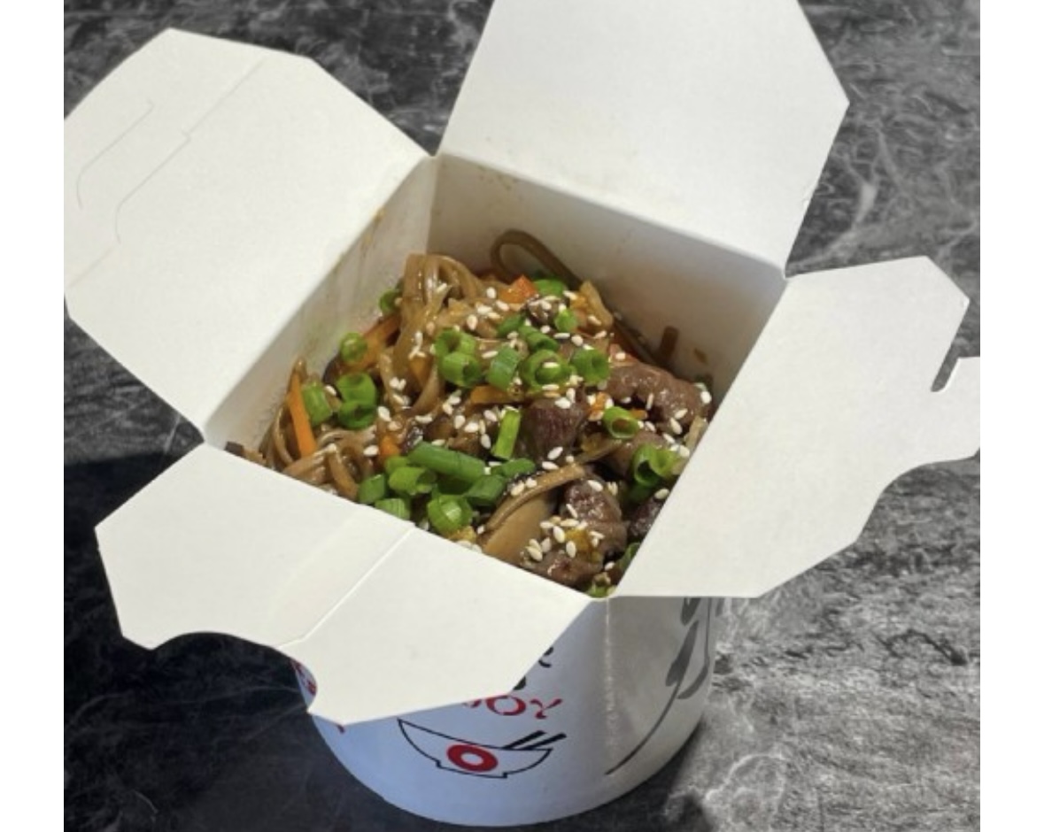 Wok соба с говядиной под соусом терияки