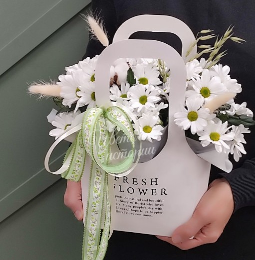 Композиция в коробке «Ромашковое счастье»