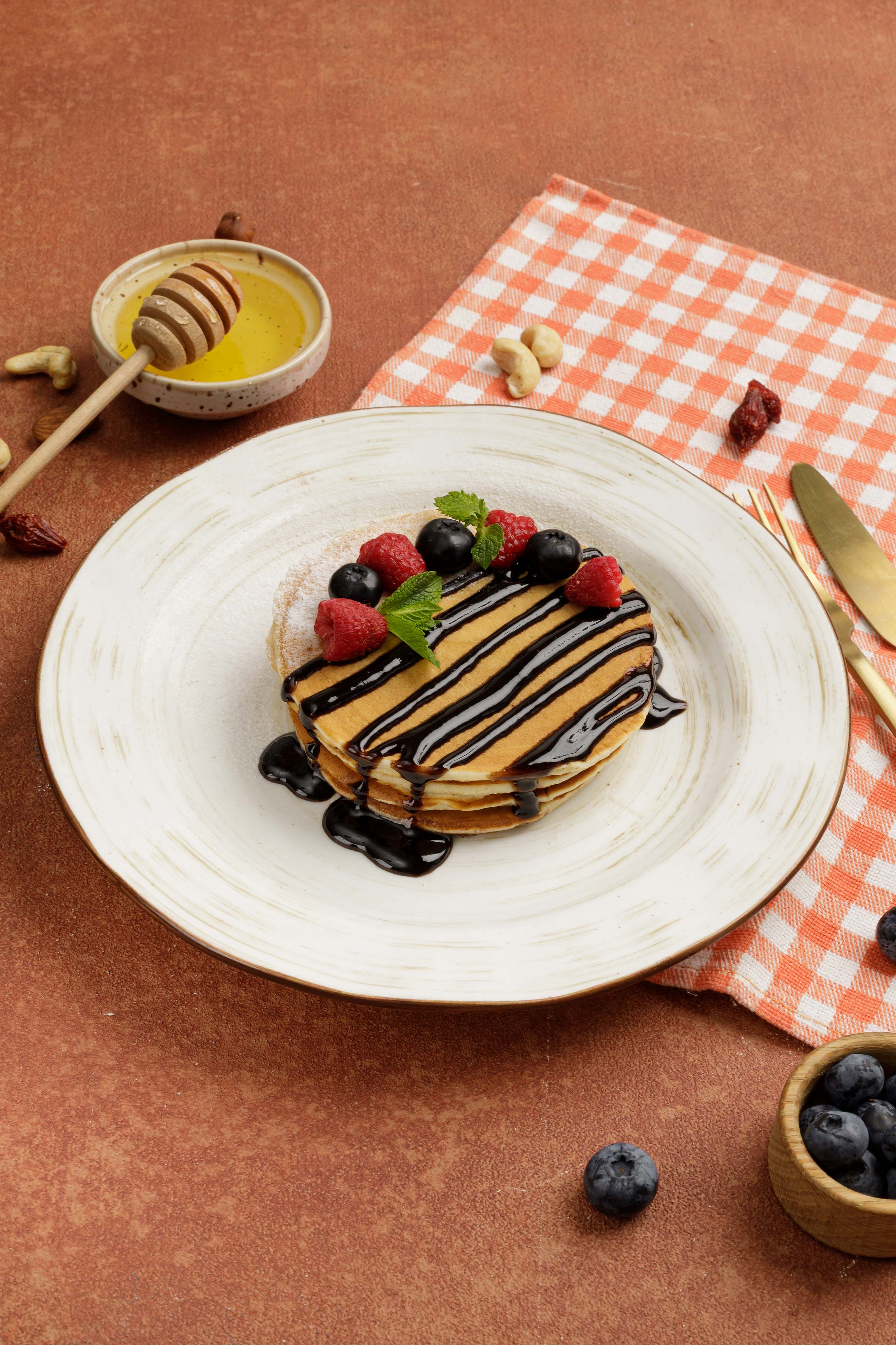 Панкейки со свежими ягодами