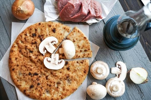 Пирог с говядиной и грибами