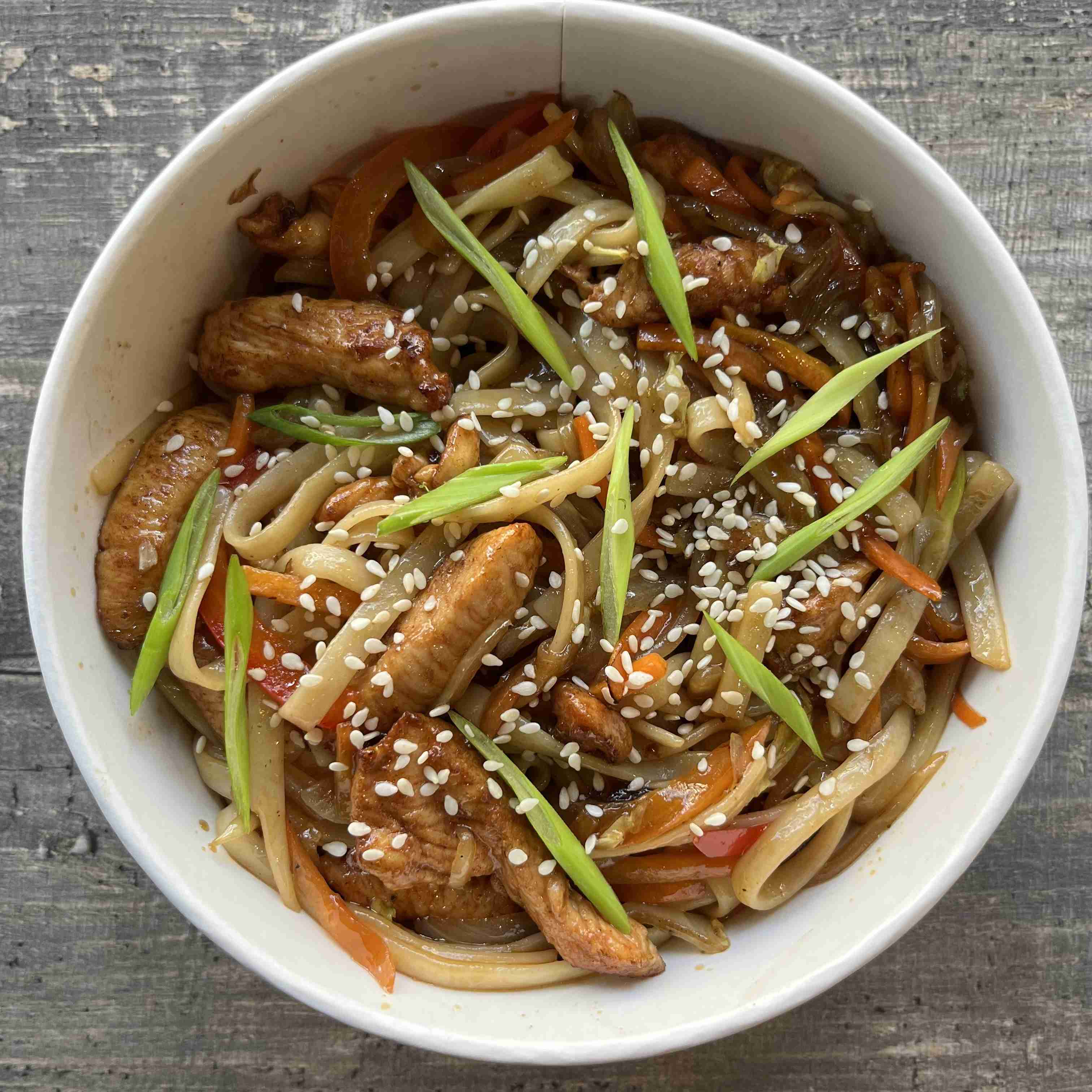 Рамэн с курицей и овощами