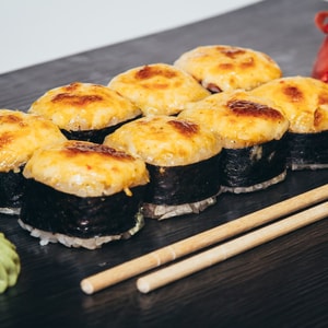ЗАПЕЧЕНЫЙ РОЛЛ С КУРИЦЕЙ