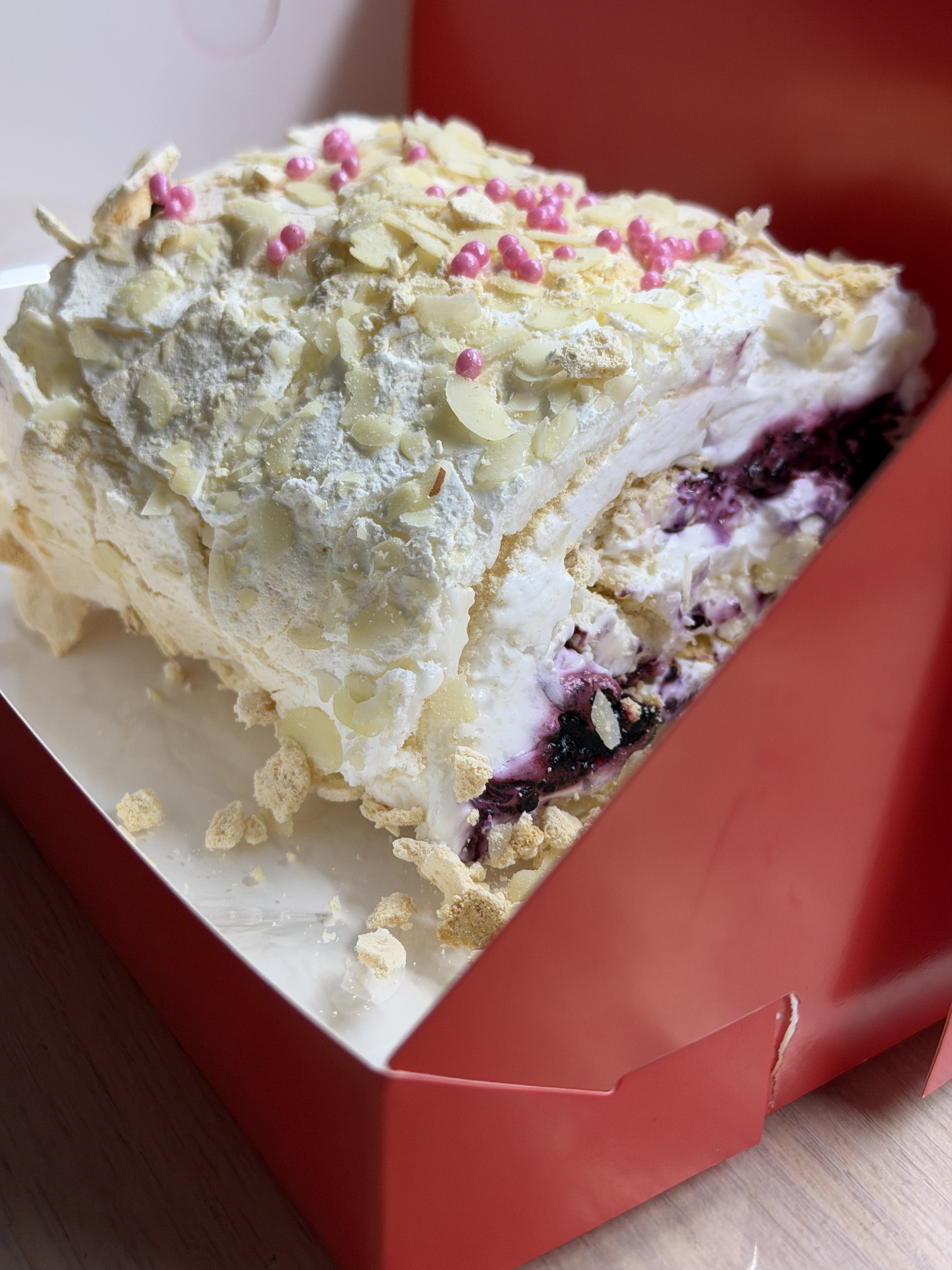 Меренговый рулет 