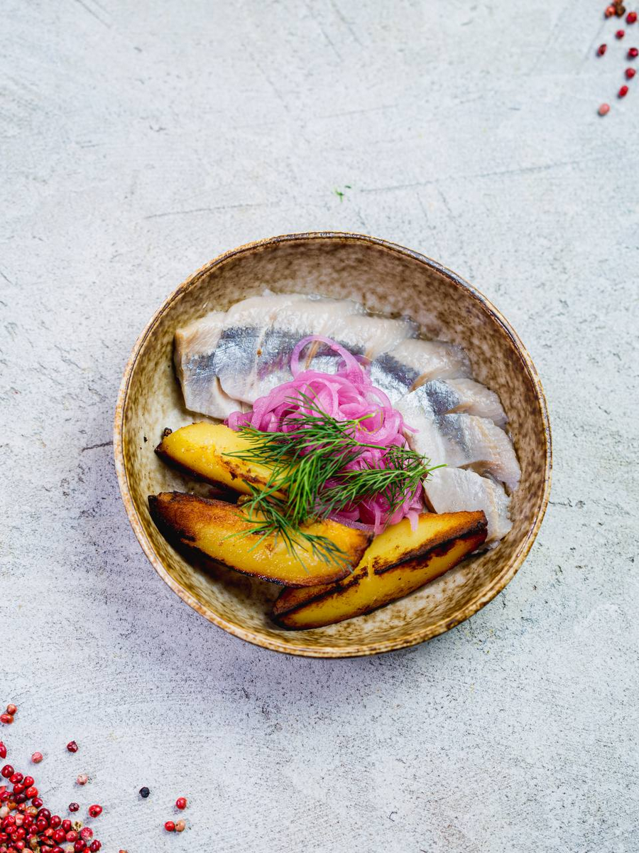 *Олюторская сельдь с печеным картофелем