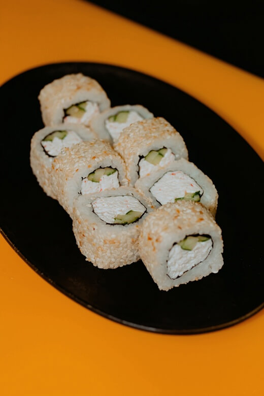 Калифорния в кунжуте 4 шт