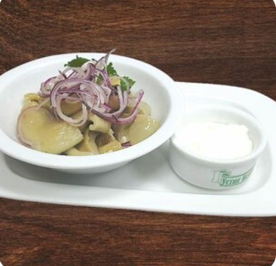 Грузди белые, солёные с луком