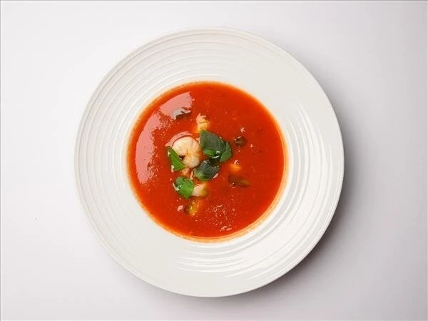 Томатный суп с морепродуктами