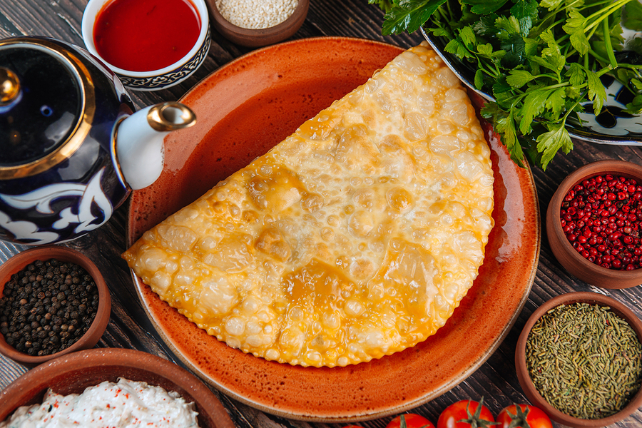 Чебурек с сыром и помидорами АКЦИЯ