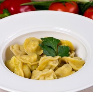 Пельмени с курицей и моцареллой