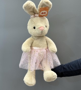 Зайка в юбке бежевый (большой)