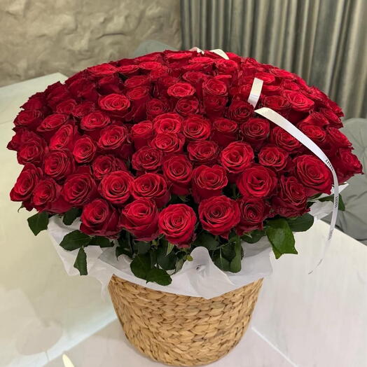 101 красная Роза в корзине кашпо