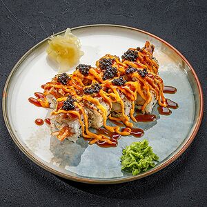 Опаленный ролл с тунцом и креветкой