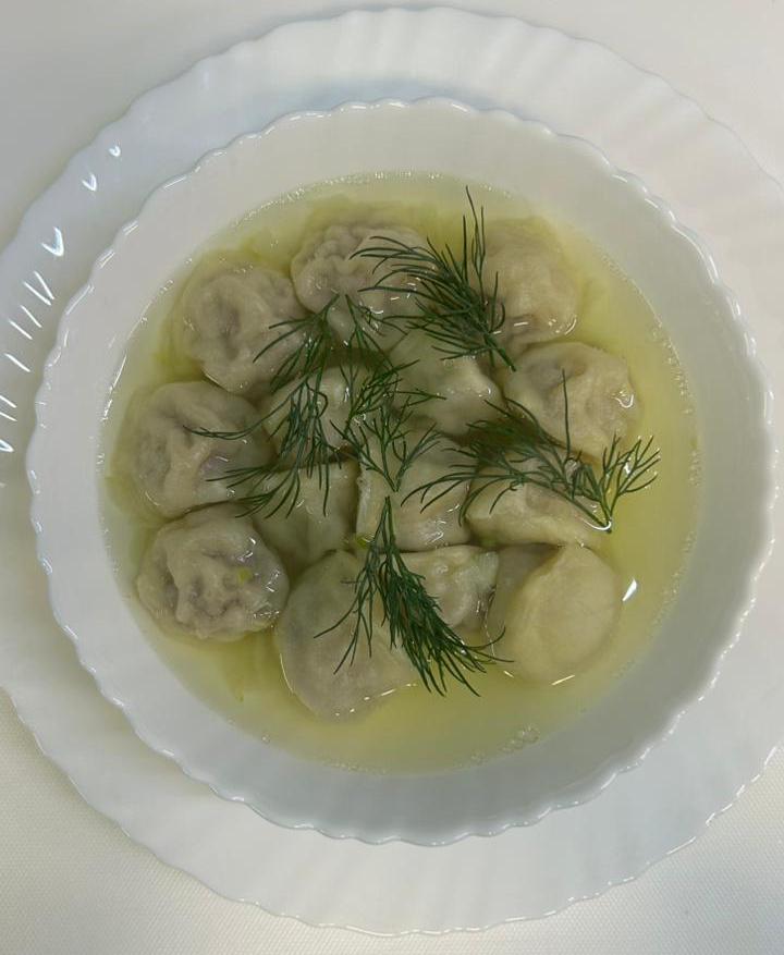 Пельмени с бульоном