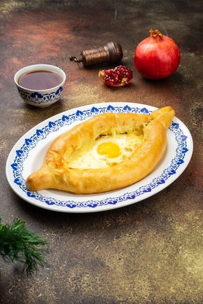 Хачапури по-аджарски