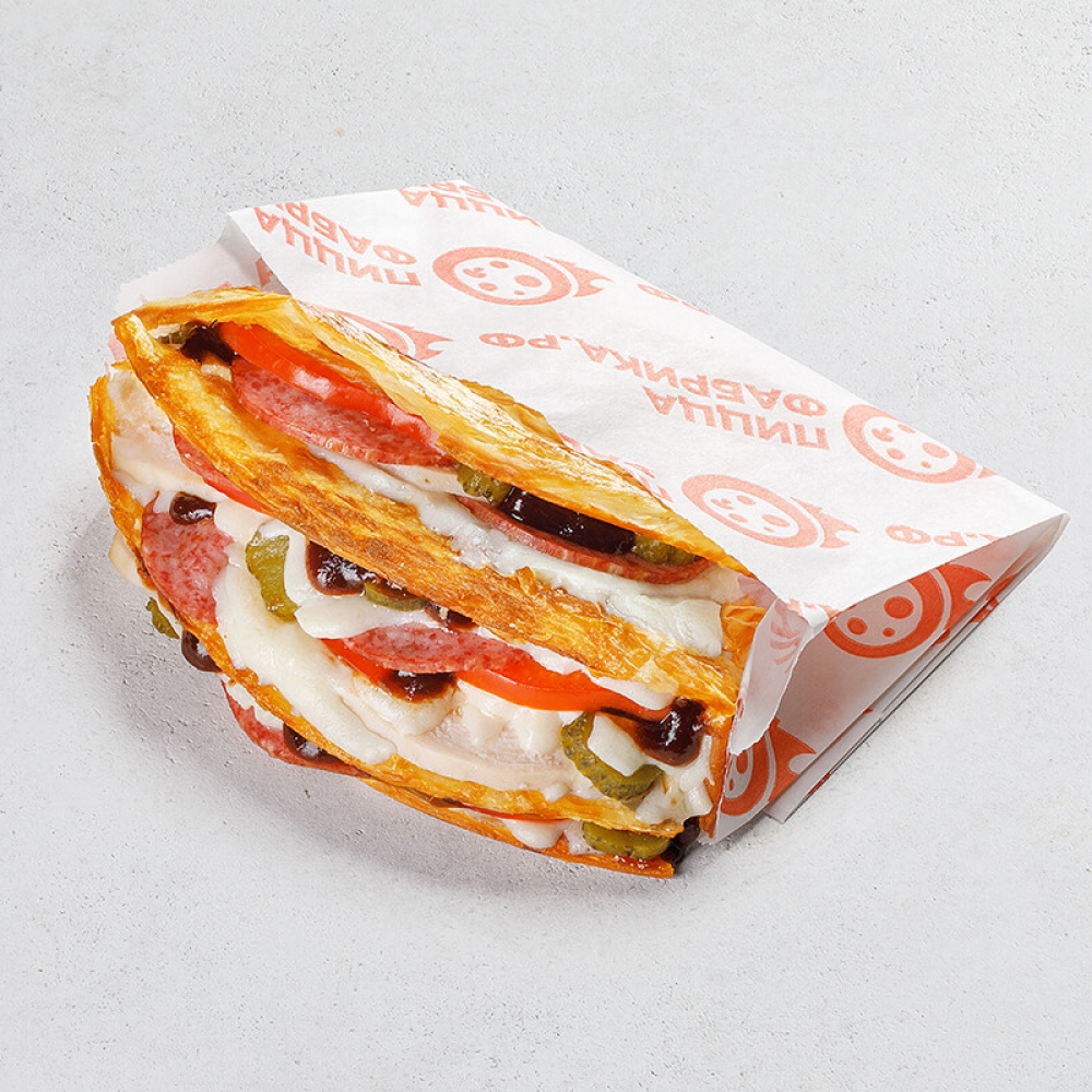 Кранч с курочкой, салями и соусом барбекю