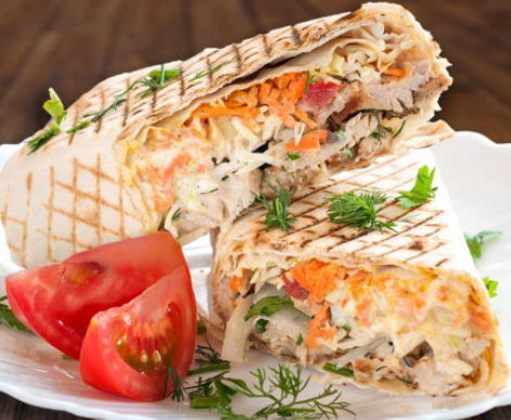 Горячий лаваш с курицей и сыром