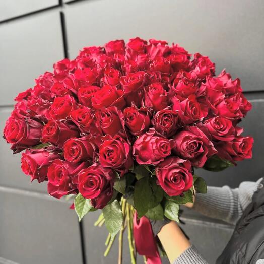 51 Роза закрытый свежий бутон