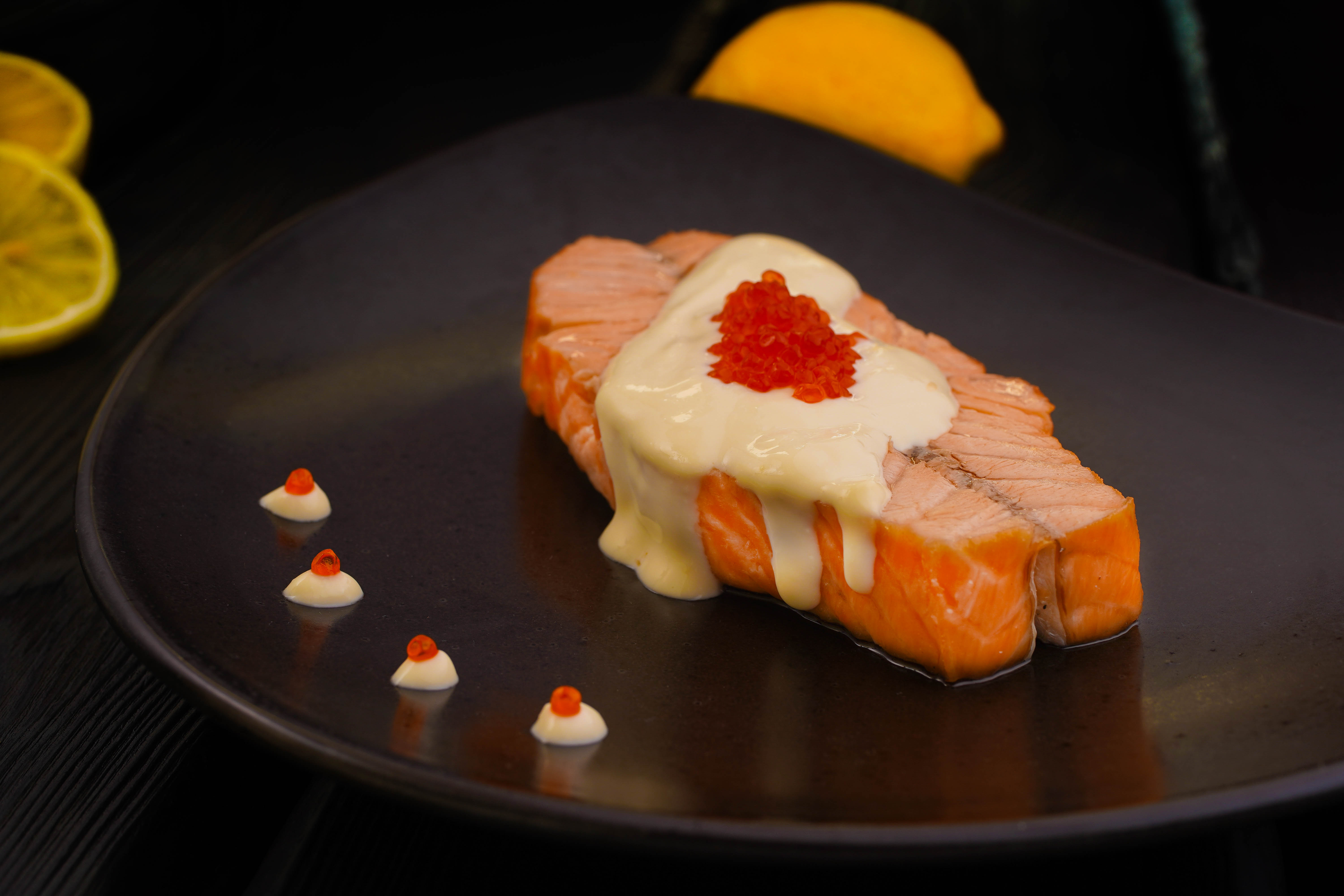 Семга под соусом "шампань"