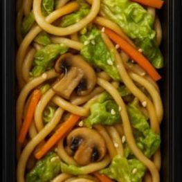 Лапша удон с овощами в соусе терияки