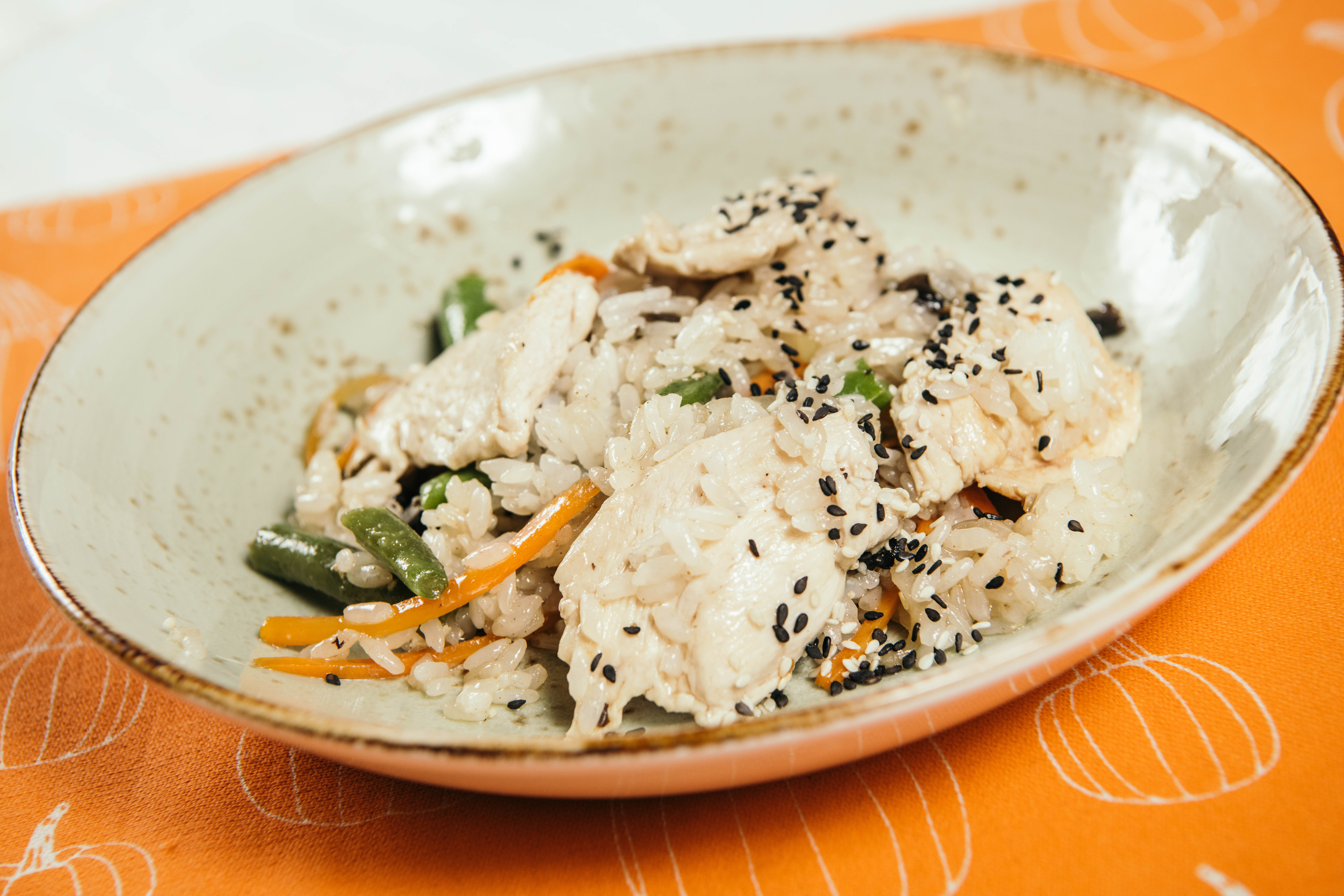 Рис с курицей и овощами