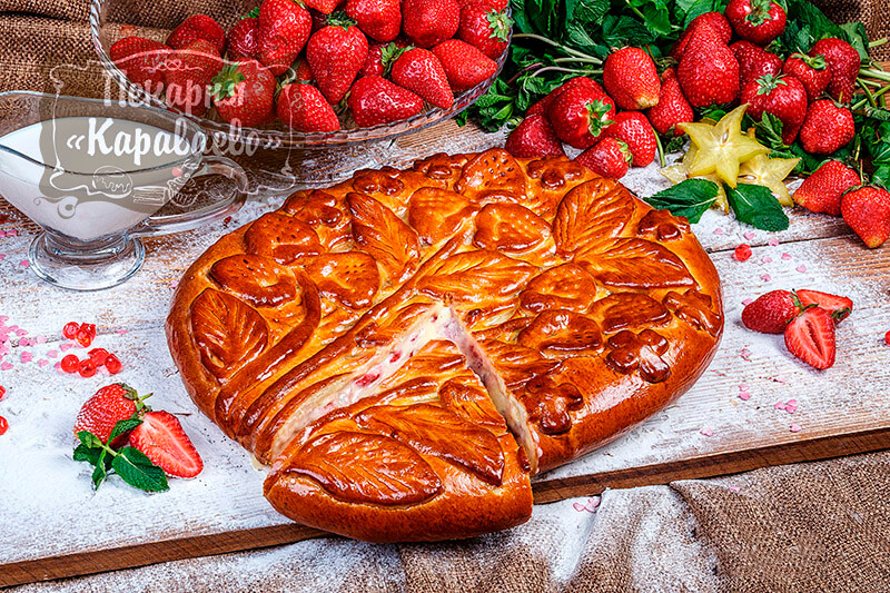 Пирог "Клубника со сливками" 0,75 кг.