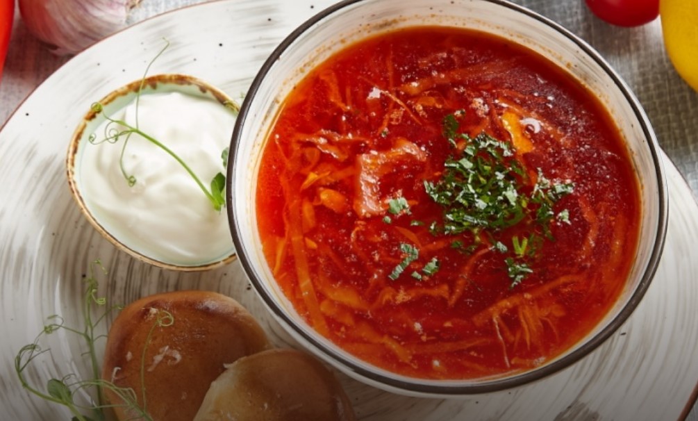 Борщ с зеленым луком