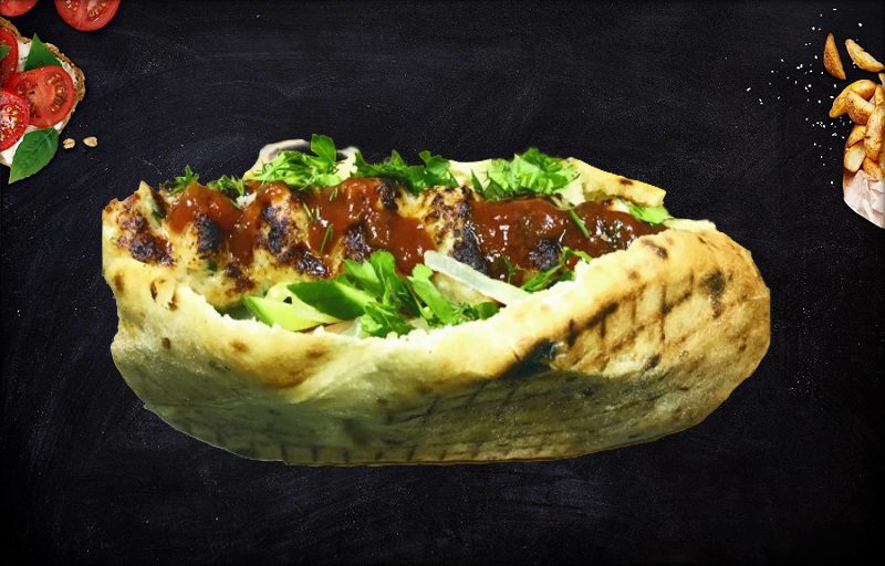 Люля кебаб в булочке с курицей