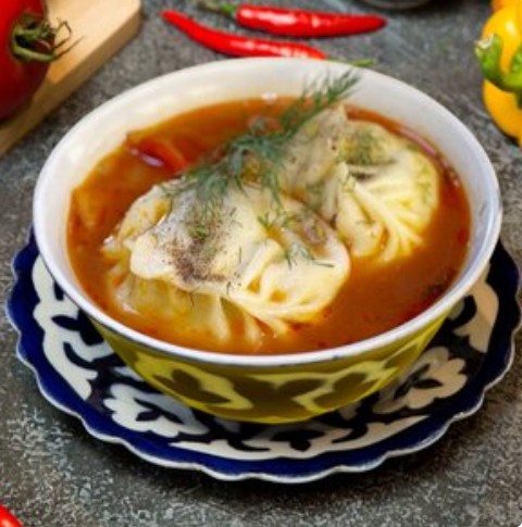 Манты с бульоном