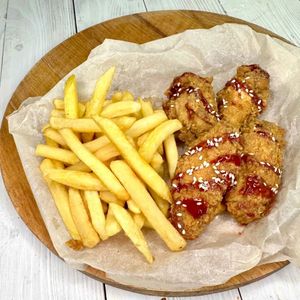 Картофель фри с крылышками баффало