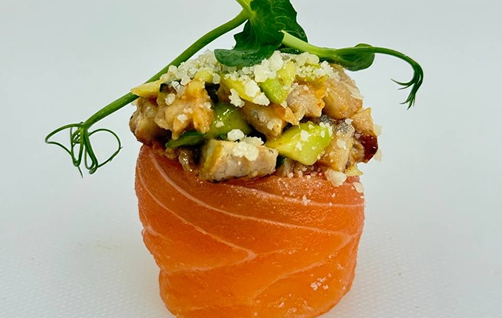 Нусидзуси с угрём